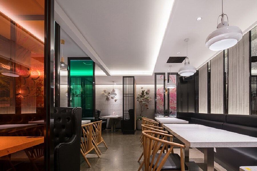 300平米時尚餐廳設(shè)計(jì)布局圖